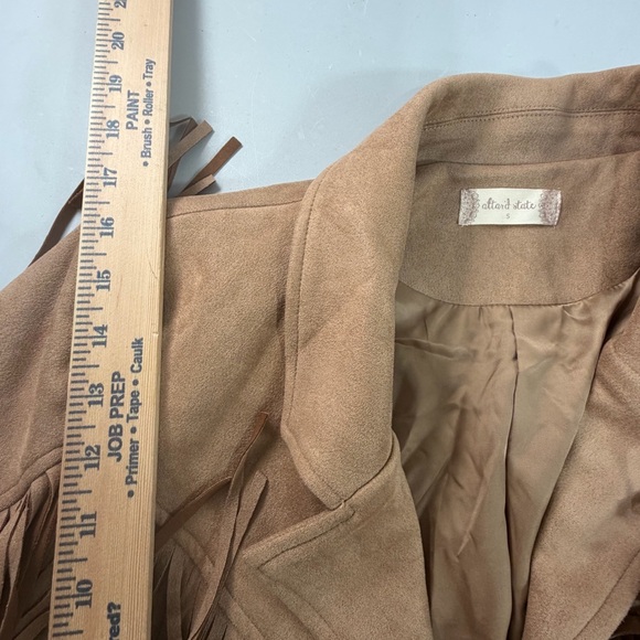 Altar’d State Fringe Cropped Faux Suede Jacket Tan Boho Western Sz Small Women's - Picture 7 of 7